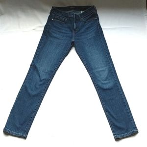 Banana Republic Slim Straight Denim in a Medium Dark Wash  Size 28.